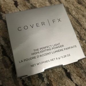 ❌SOLD❌Cover Fx Highlighting Powder in Sunlight